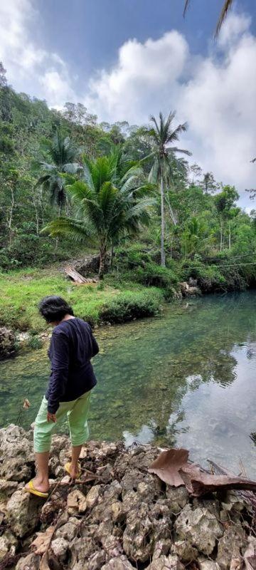 Summerfield Homestay And Cafe Pacitan Eksteriør bilde